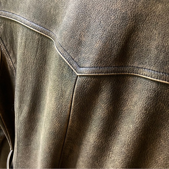 Distressed Leather jacket like new women’s - Picture 6 of 15